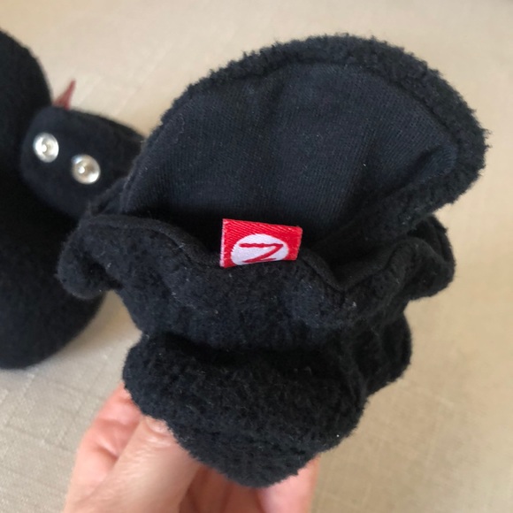SOLD Zutano 0-3 Month Fleece Snap Bootie Black - Picture 6 of 8